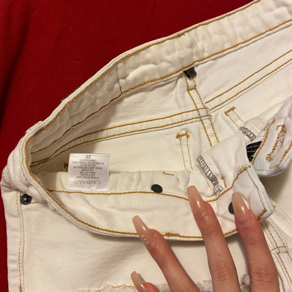 White shorts - Picture 3 of 3
